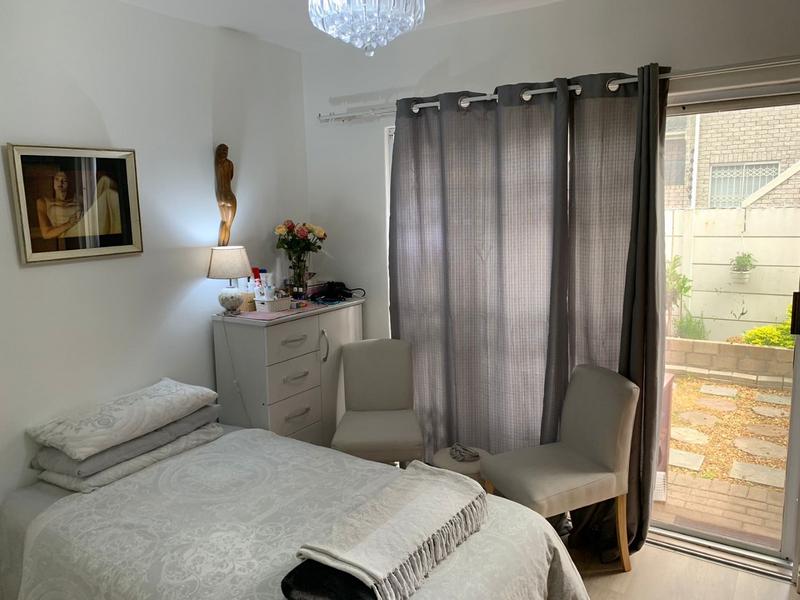 1 Bedroom Property for Sale in Table View Western Cape